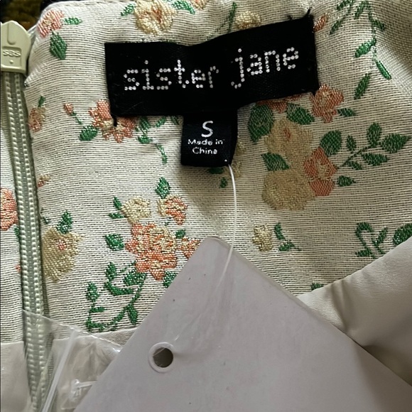 Floral Long Sleeve Dress - Picture 3 of 5